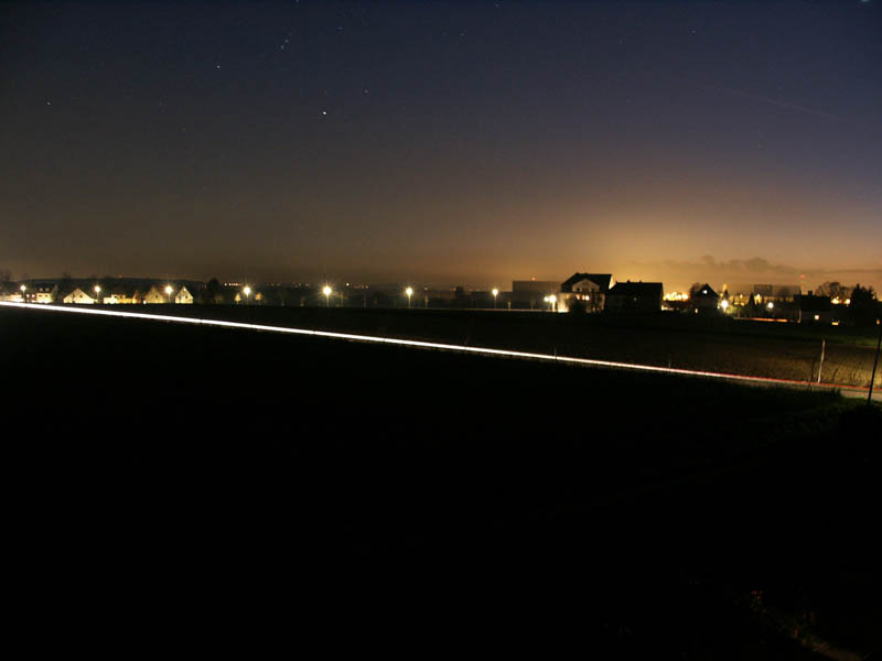 Kamphecke bei Nacht